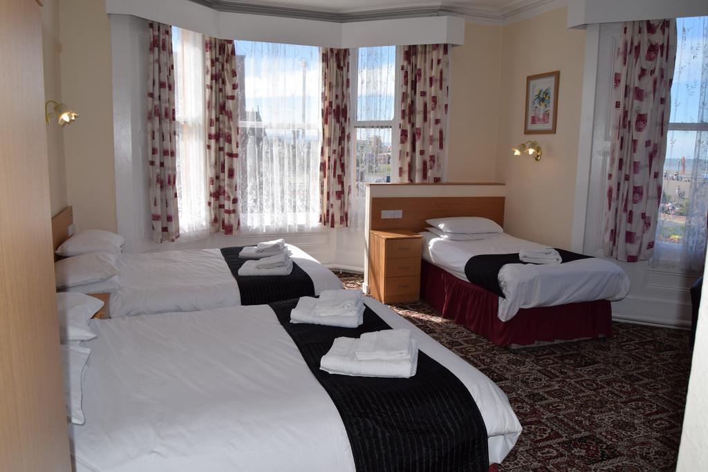Westminster Hotel Rhyl Exteriör bild