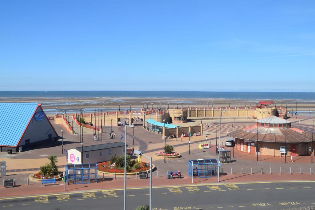 Westminster Hotel Rhyl Exteriör bild